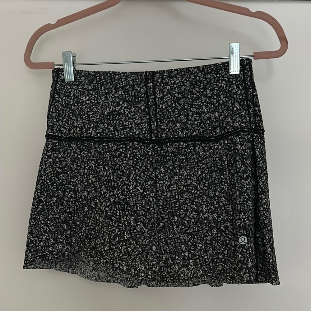 Lululemon Athletica Black and White Mini Athletic Skort